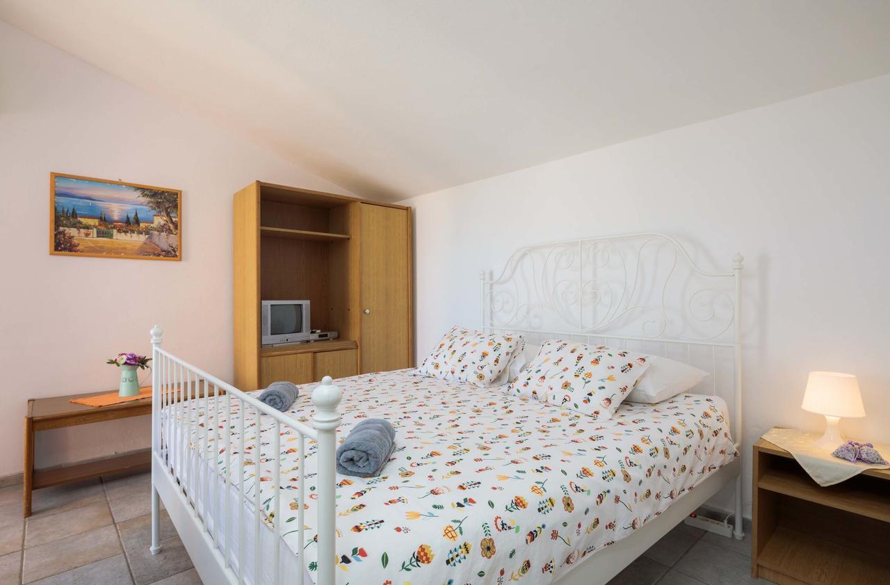 Apartments Loncar Seget Vranjica Exterior foto